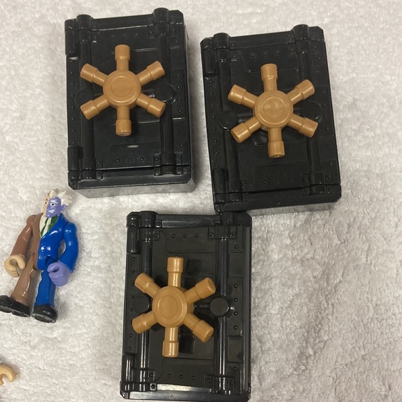 Fisher price imaginext two face super friends with safes - Picture 4 of 4